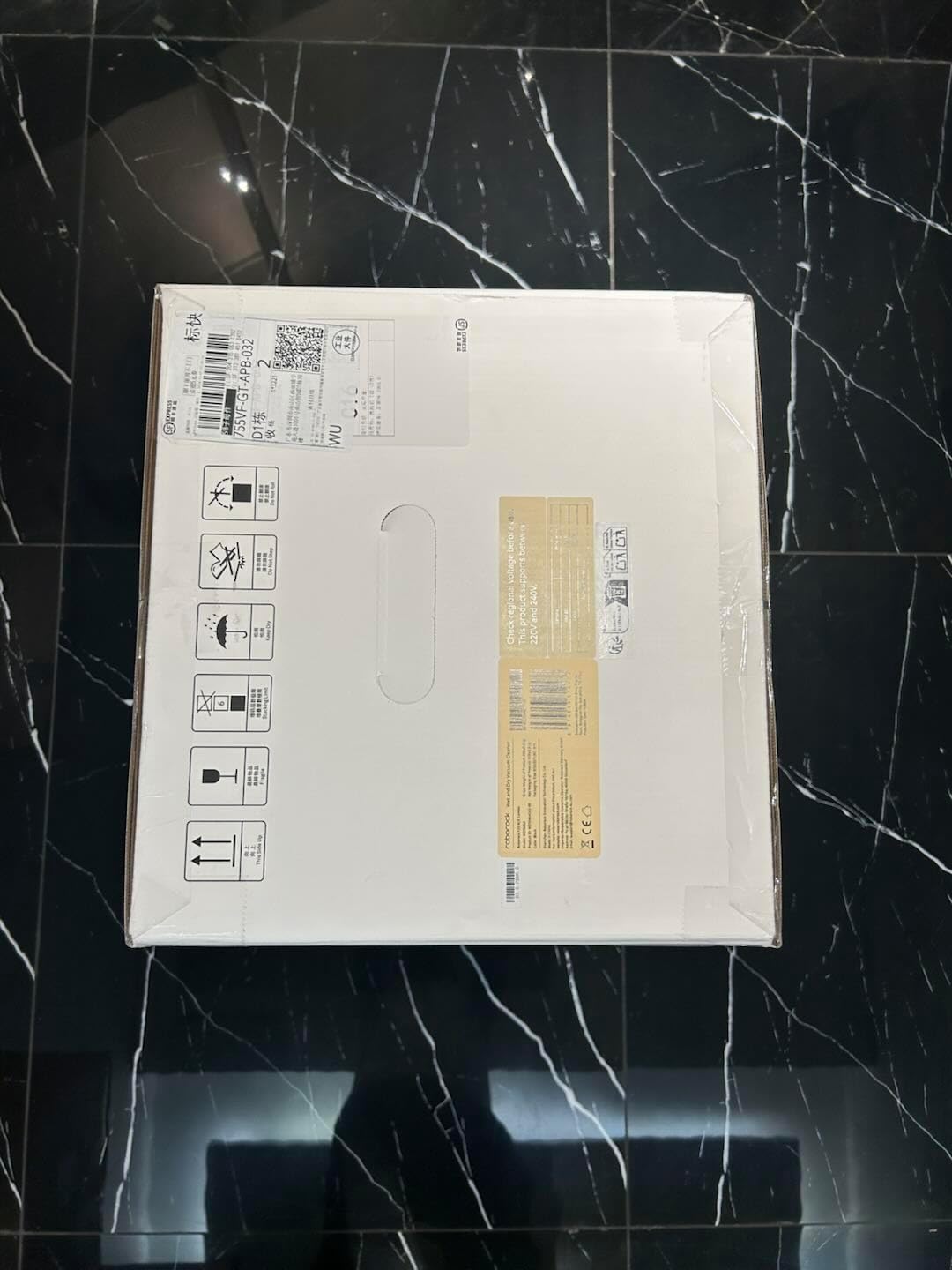 roborock F25 Ace Wet and Dry Mop Combo, 5 in 1, Cordless, 20,000 Pa, Self-Cleaning at 90°C and Quick Drying, Wheels Assisted, 60 min Autonomy, WiFi, Flat Design 180°